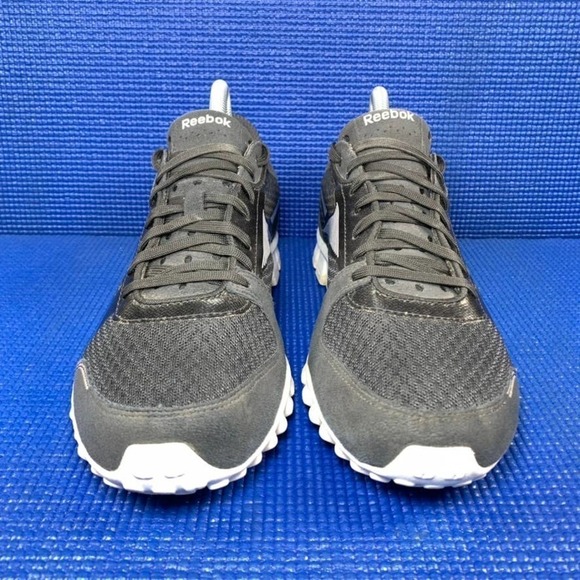 REEBOK REALFLEX RUN 2 Women`s Size 8.5 Black White Running Shoes J89776 - Picture 2 of 8